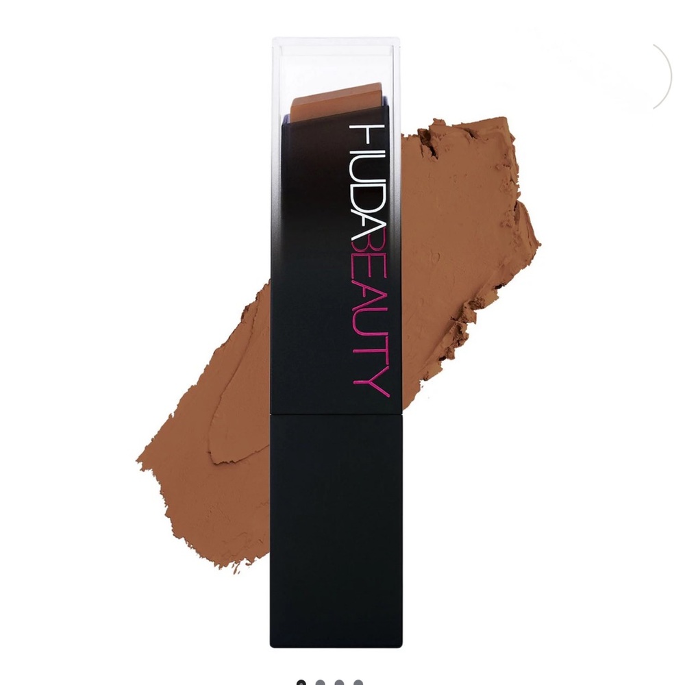 HUDA BEAUTY #FauxFilter Skin Finish Buildable Coverage Foundation Stick